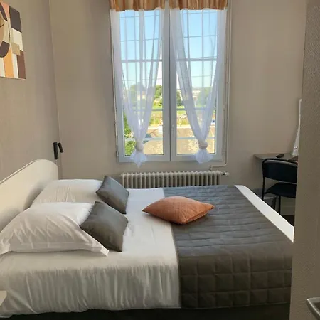 Hotel L'escale De La Gare 2*