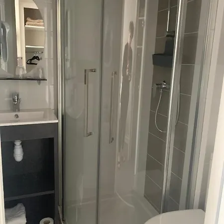 L'escale De La Gare 2*