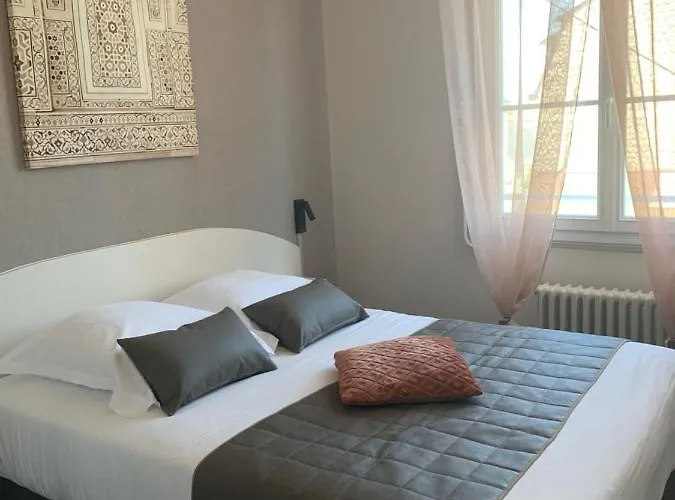 L'escale De La Gare Hotel 2*