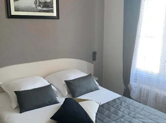 L'escale De La Gare Hotel